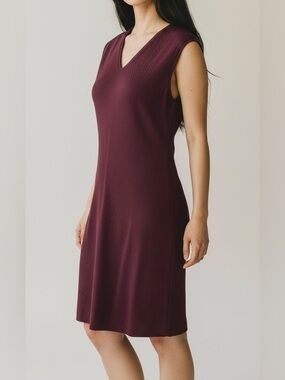 St. John Tonal Tweed Knit V-Neck Sleeveless Dress Women 6 in Plum
